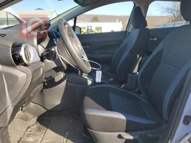 نيسان فيرسا